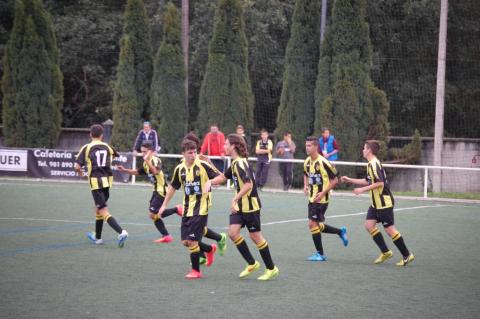 El Berta celebra uno de los goles que logró anotar contra el Depor El Berta celebra uno de los goles que logró anotar contra el Depor