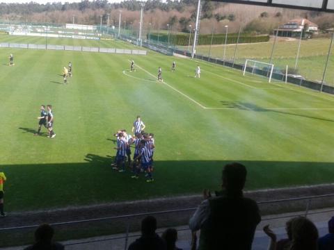 El Depor festeja un gol en Abegondo